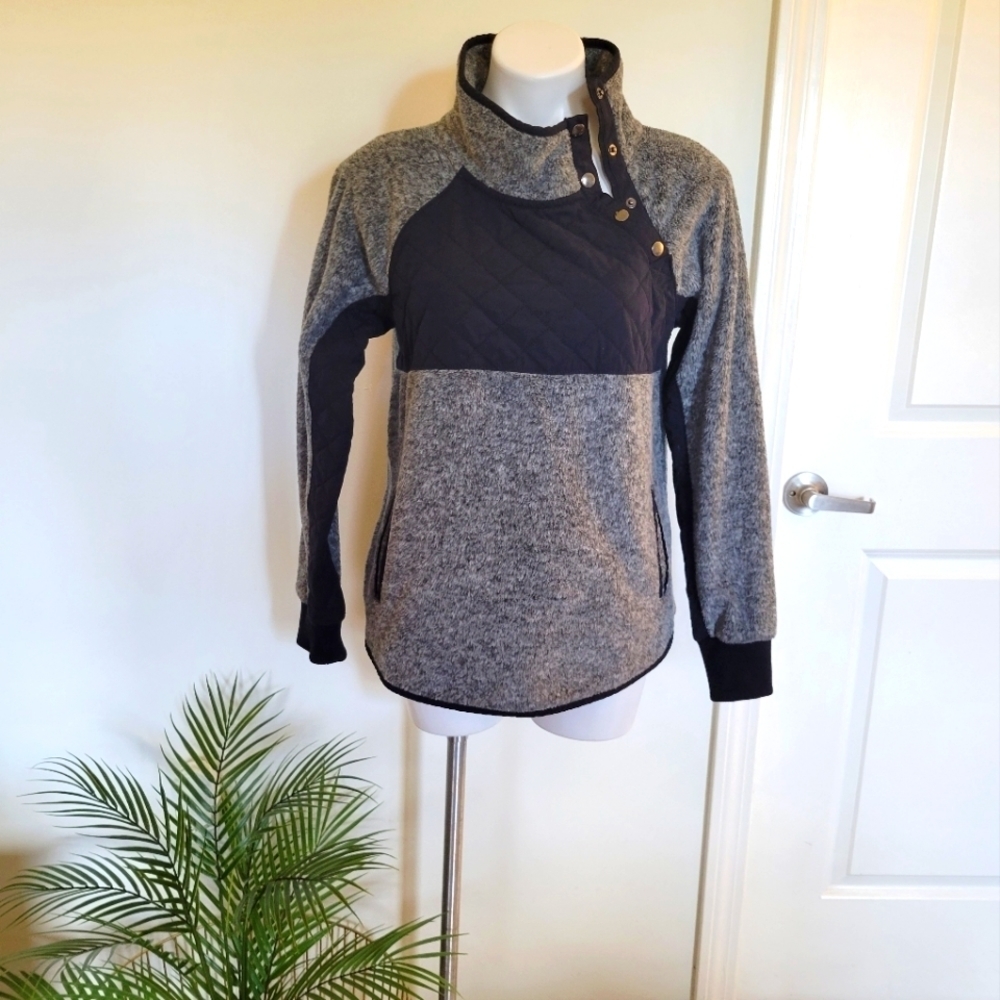 ABERCROMBIE woman's sweater size small